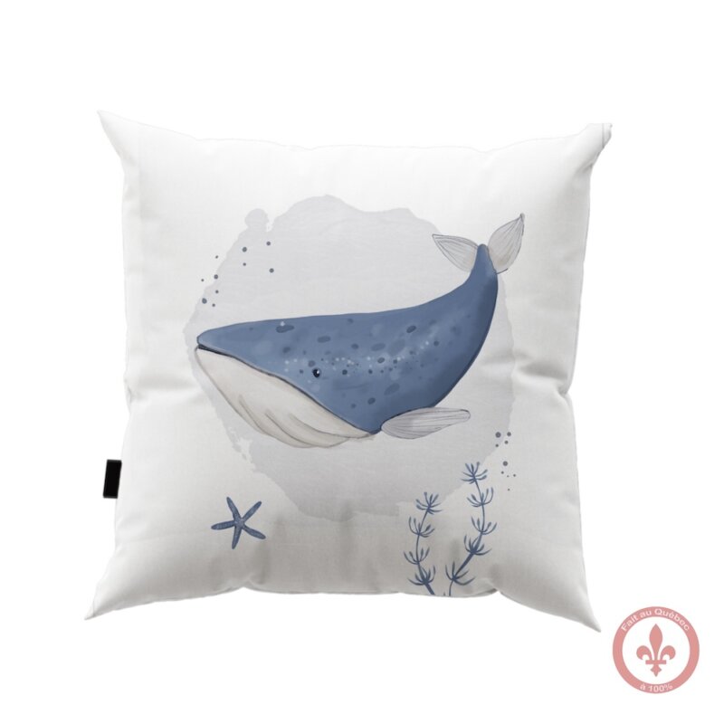 housse de coussin en coton avec motif imprimé d'une majestueuse baleine bleue nageant parmi les étoiles de la mer