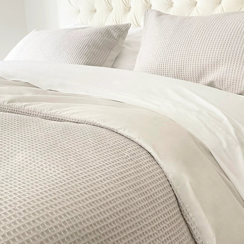 housse de coton gaufrée,waffle,beige , fait au Canada by Cuddle Down