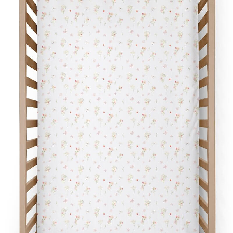 drap contour rose pâle pour lit de bébé e coton avec motif imprimé fleurs et fraises