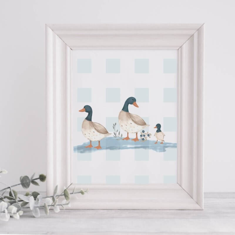 Illustration avec une famille  canard au cou bleu, entouré de petites fleurs et de baies